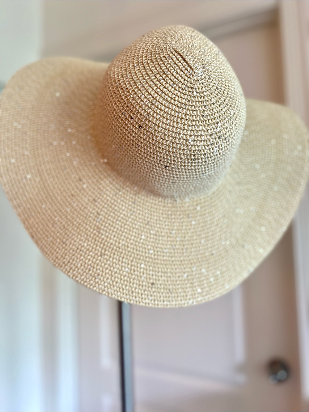 Calvin Klein Wide-Brim Woven Straw Beach Sun Hat Beige Cream Tan Light Sparkles - Picture 2 of 10